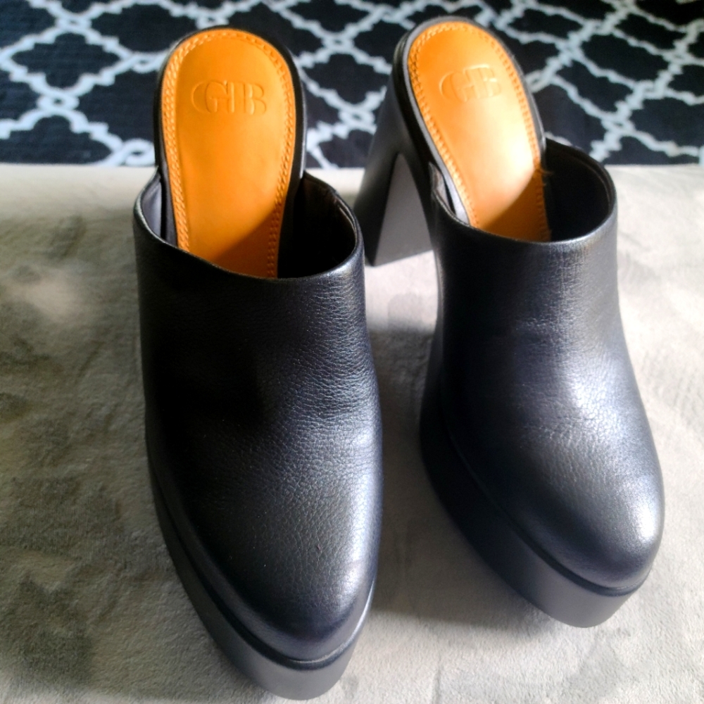 Mules zise 9.5 new